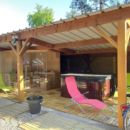 Accueillante A Avec Piscine Privee Et Jacuzzi Villa