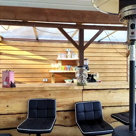 Accueillante A Avec Piscine Privee Et Jacuzzi